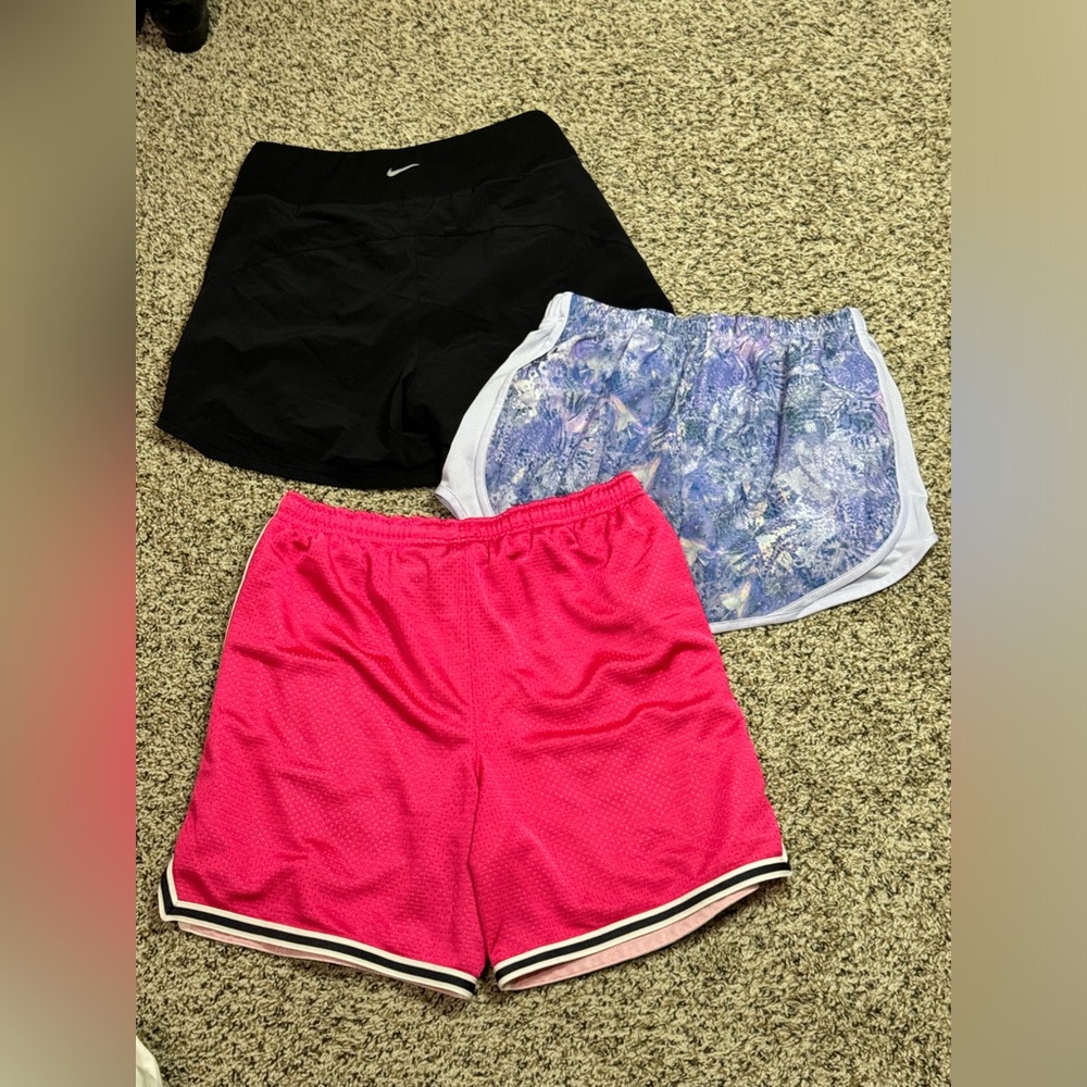 Bundle of 3 Nike Women’s Shorts Size S - Picture 6 of 8